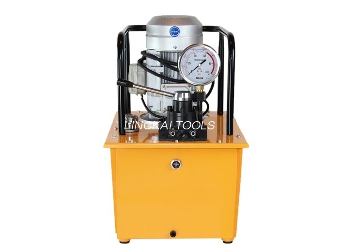 2.5L / Min Yüksek Basınçlı Sıkma Aleti / 70Mpa 0.75KW Elektrikli Tahrikli Hidrolik Pompa